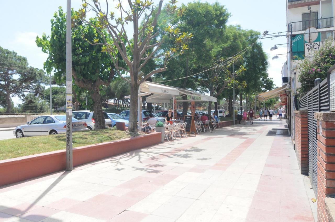 Homeholidaysrentals Lorraine Malgrat de Mar Exterior foto